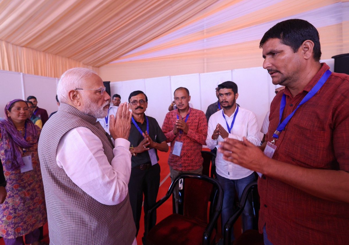 Narendra Modi tweet media
