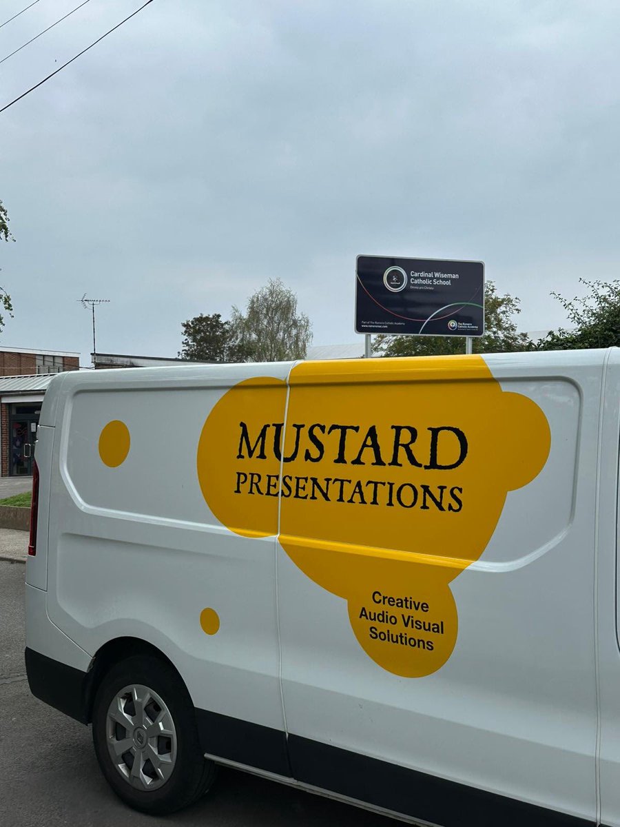 Just adding some finishing touches to the main hall lighting rig at <a href="/CardinalWiseman/">Cardinal Wiseman</a> School, Coventry 📍with some Moving Head Spotlights…