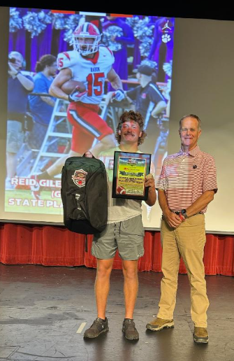 GHSFdaily's tweet photo. Congrats to Rabun County RB/DB Reid Giles, our state Player of the Week! Giles rushed for 111 yards and three touchdowns on 12 carries, caught seven passes for 204 yards, returned a kickoff 99 yards for a touchdown and made five total tackles in a 49-42 victory over Dalton.
@RabunFootball @OfficialGHSA @ReidGiles15
Thanks to Alfa Insurance, providers of that nice book bag, for sponsoring this award.