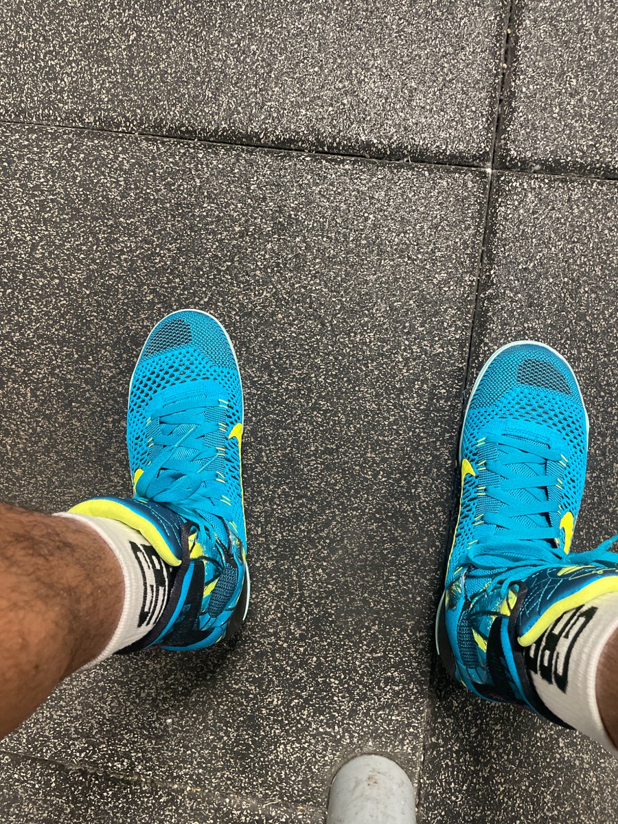 Humble831's tweet photo. Daily Gym Attire: GRRR sock
Why: Attack Life
Word of the day: Gratitude
We working #teampop #RXS https://t.co/Mhp7S6Jegd