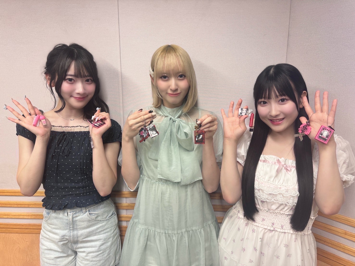 モ*モ様 ≠ME 川中子奈月心 プロデュース ぶらさがるなつみんのねこ 川中子 奈月心 (@kawanagonatsumi) / X