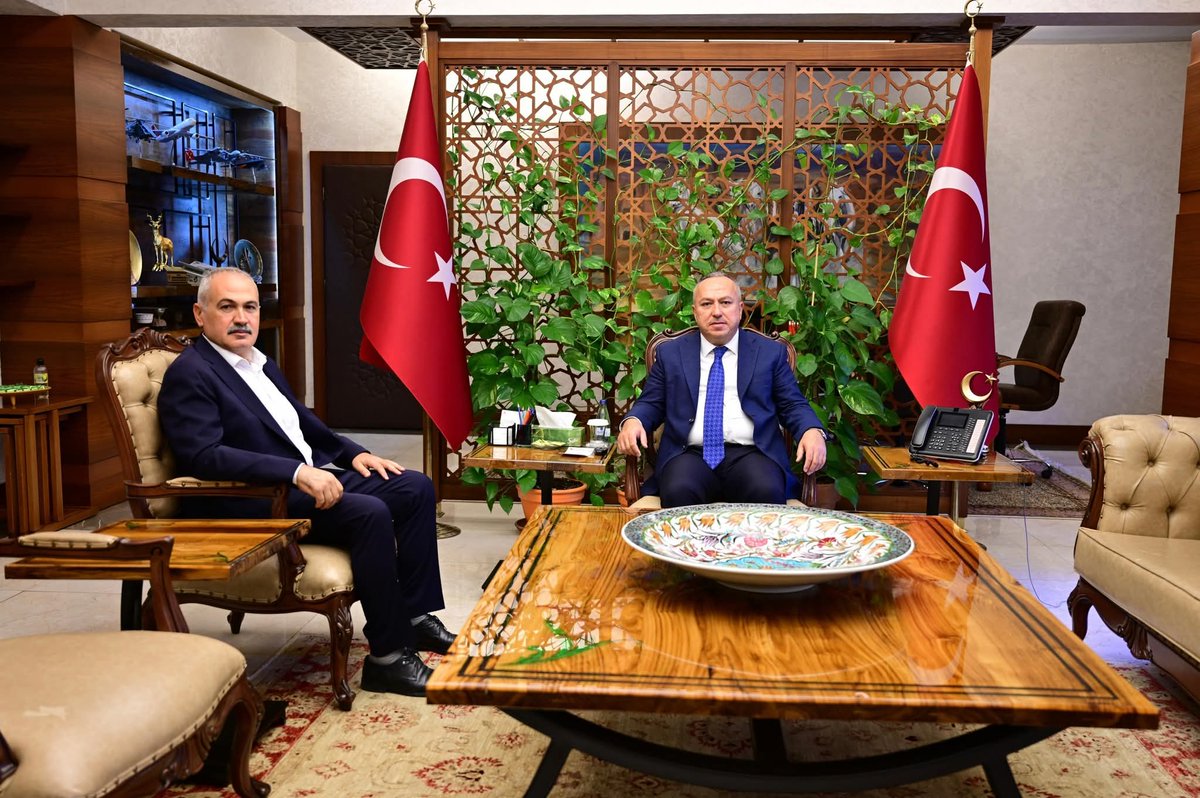 Nevşehir Valimiz Sayın Ali Fidan'ı ziyaret ettik.

Nazik misafirperverlikleri ve içten karşılamaları için Sayın Valimize teşekkür ediyor, çalışmalarında kolaylıklar diliyorum.