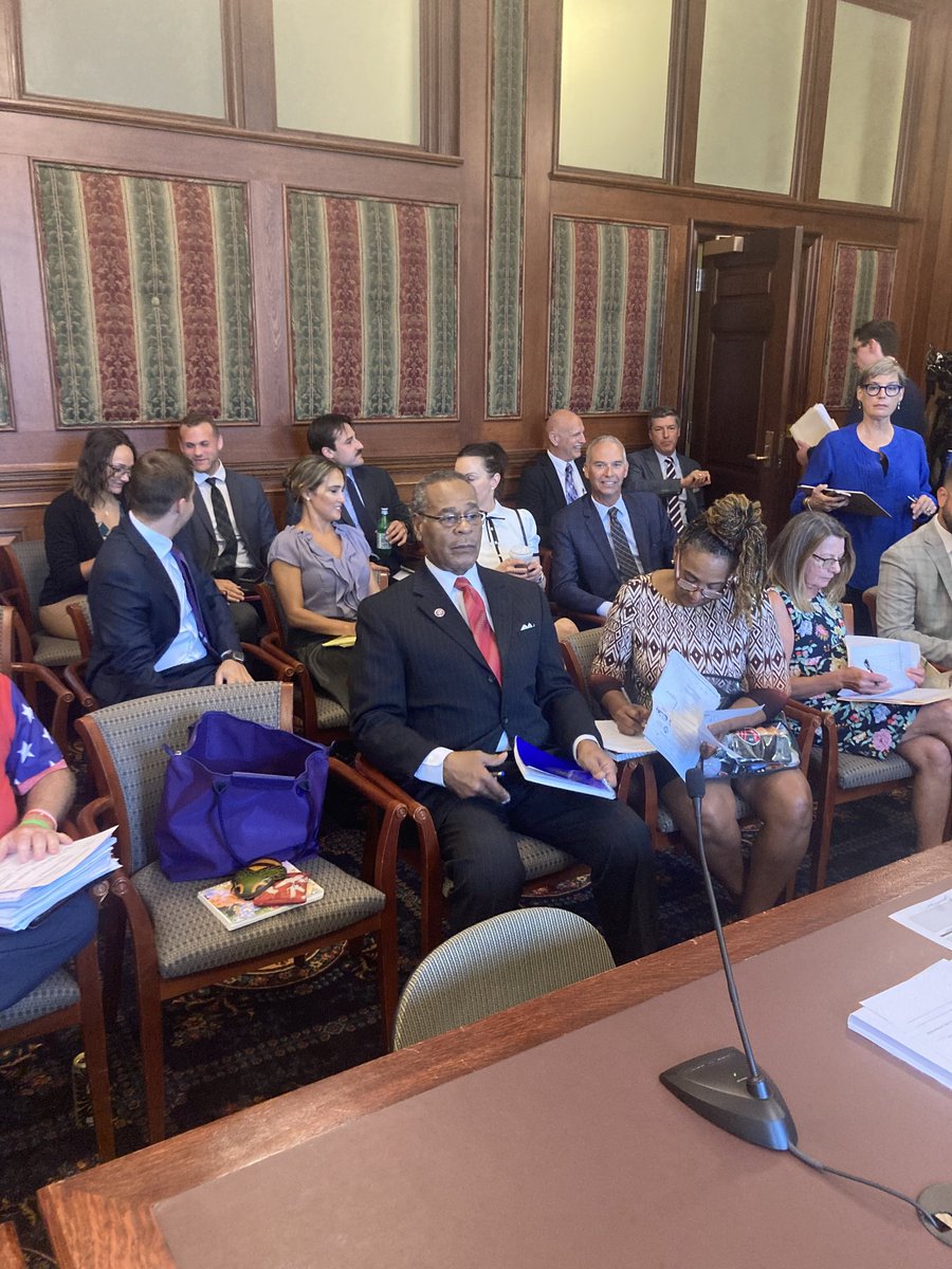 Missourinet's tweet image. Missouri @repcleaver testifies at today's state Senate hearing that would reshape Missouri's Congressional districts. The bill breaks his district into three districts. #moleg #mogov