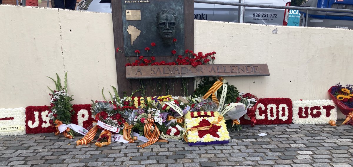 Moltes gràcies a les institucions, forces polítiques, organitzacions sindicals, entitats veïnals, cíviques, i culturals, i al veïnat, que ens han acompanyat en l'homenatge a Salvador Allende, recordant els 55 anys de la victòria de la Unitat Popular, i solidaritzant-se amb Gaza.