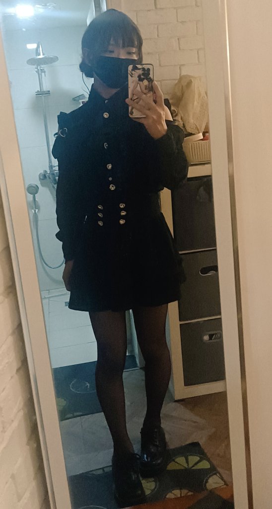 Trog__lodyte's tweet photo. 因为一些原因一直没机会女装，好不容易有机会了自己都看不下去虚假的外皮。唉颜值太差，自己能力也不够，拍完了觉得实在难看还是脱下了伪装。个人建议打算女装前还是考虑好，买衣服说真的还蛮贵的。（老实讲真想找点化妆高手帮忙，可惜自己没那个人脉，i人缺点） https://t.co/lAfv05Aitc