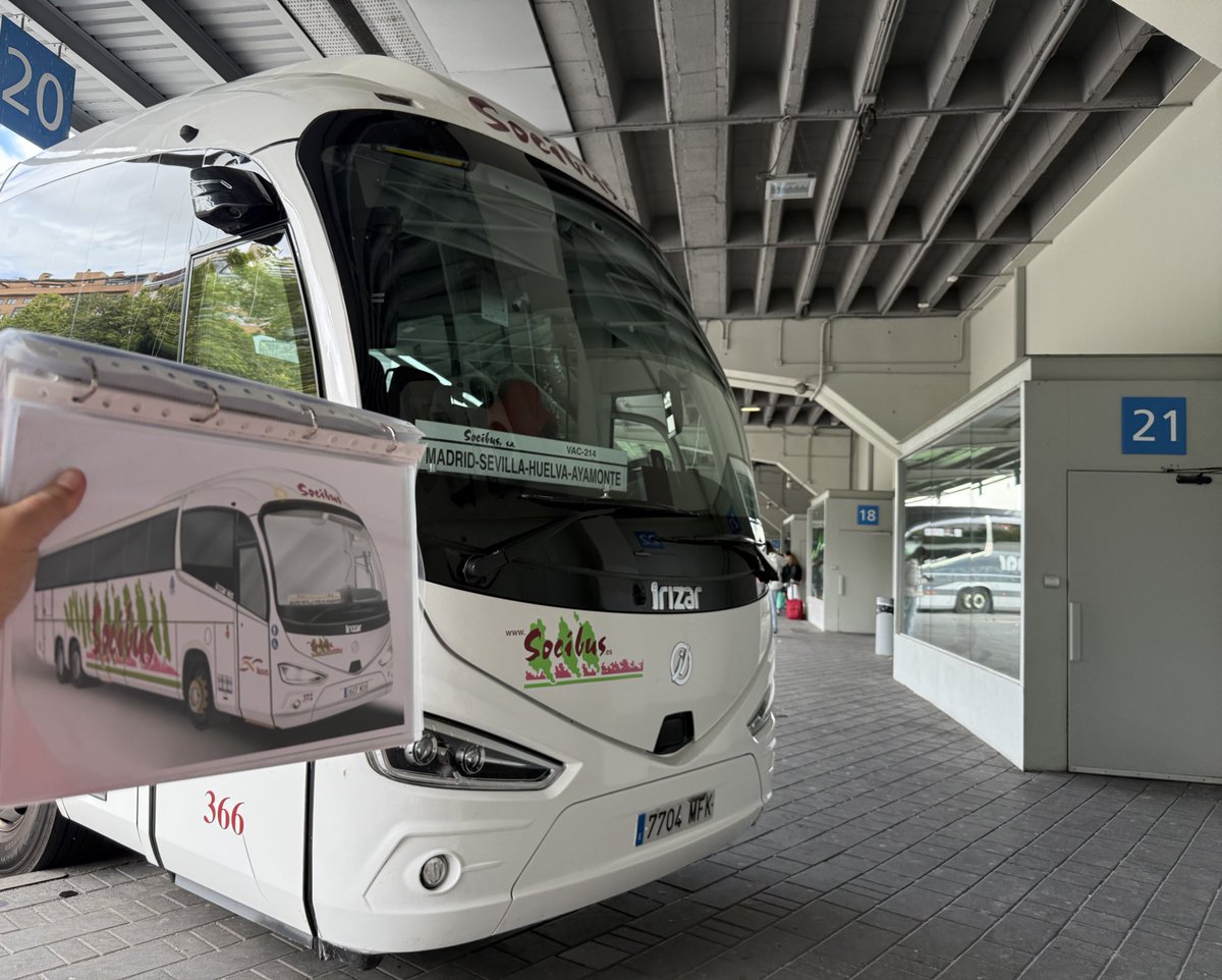 Cosas que me hacen feliz, cuando llevas el dibujo del mismo modelo con el real <a href="/Socibus/">Socibus</a> “Felicidad” empresa favorita de buses 🥰