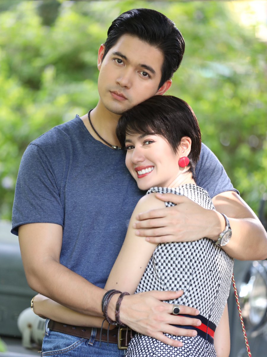 1991Feb11's tweet photo. หน้าคุณครูดูขิงๆนะ 😁😅

THE IDEAL CITY 
#เมืองแก้วEP22 https://t.co/lrd1TKaFBR