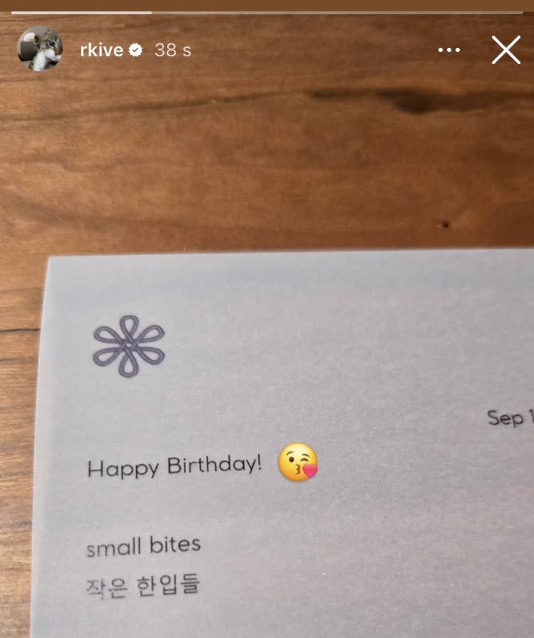 goeskthh's tweet image. NAMJOON YA ESTÁ EN MODO CUMPLEAÑOS, AMAMOS😭💜

HAPPY BIRTHDAY RM
HAPPY BIRTHDAY NAMJOON
SHINE RM 
#HAPPYRMDAY
#HappyNamJoonDay