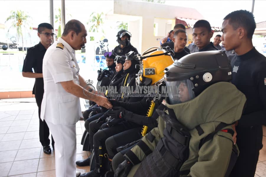 Markas Selam dan Peperangan Periuk Api tweet media