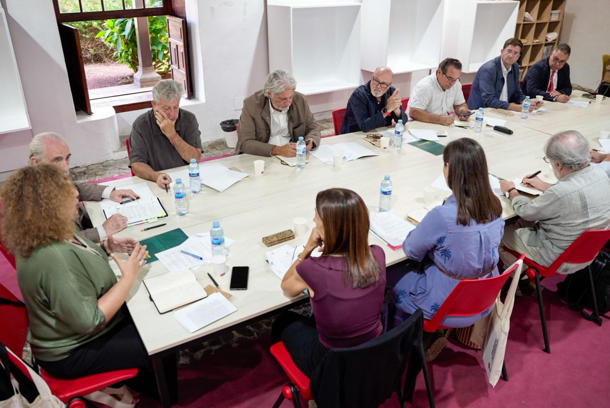 🗣✨️ El <a href="/MAITenerife/">Museo de Artesanía</a> <a href="/CabildoTenerife/">Cabildo de Tenerife</a> acoge hoy 11 septiembre, la reunión de trabajo del Instituto de estudios avanzados de los Patrimonios Insulares de la Macaronesia - IEAPIM <a href="/FundacionCICOP/">Fundación CICOP</a> con representantes de Madeira y Azores.

#Museo #Artesanía #Patrimonio #Tenerife