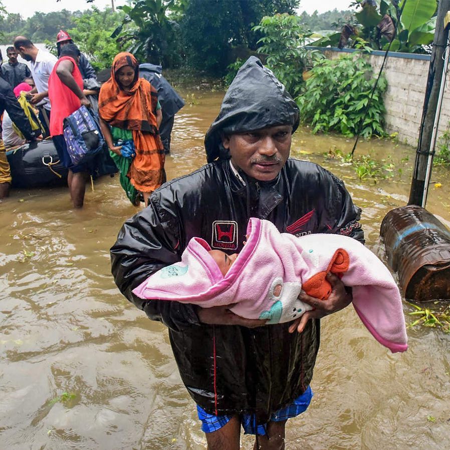 A father looks at his child and stays silent… because the floods have taken their home, their food, their future. Please be their voice. Donate now. Every rupee you give will reach Punjab flood families. #PunjabFloods #PunjabFloods2025 #PunjabFloodRelief
