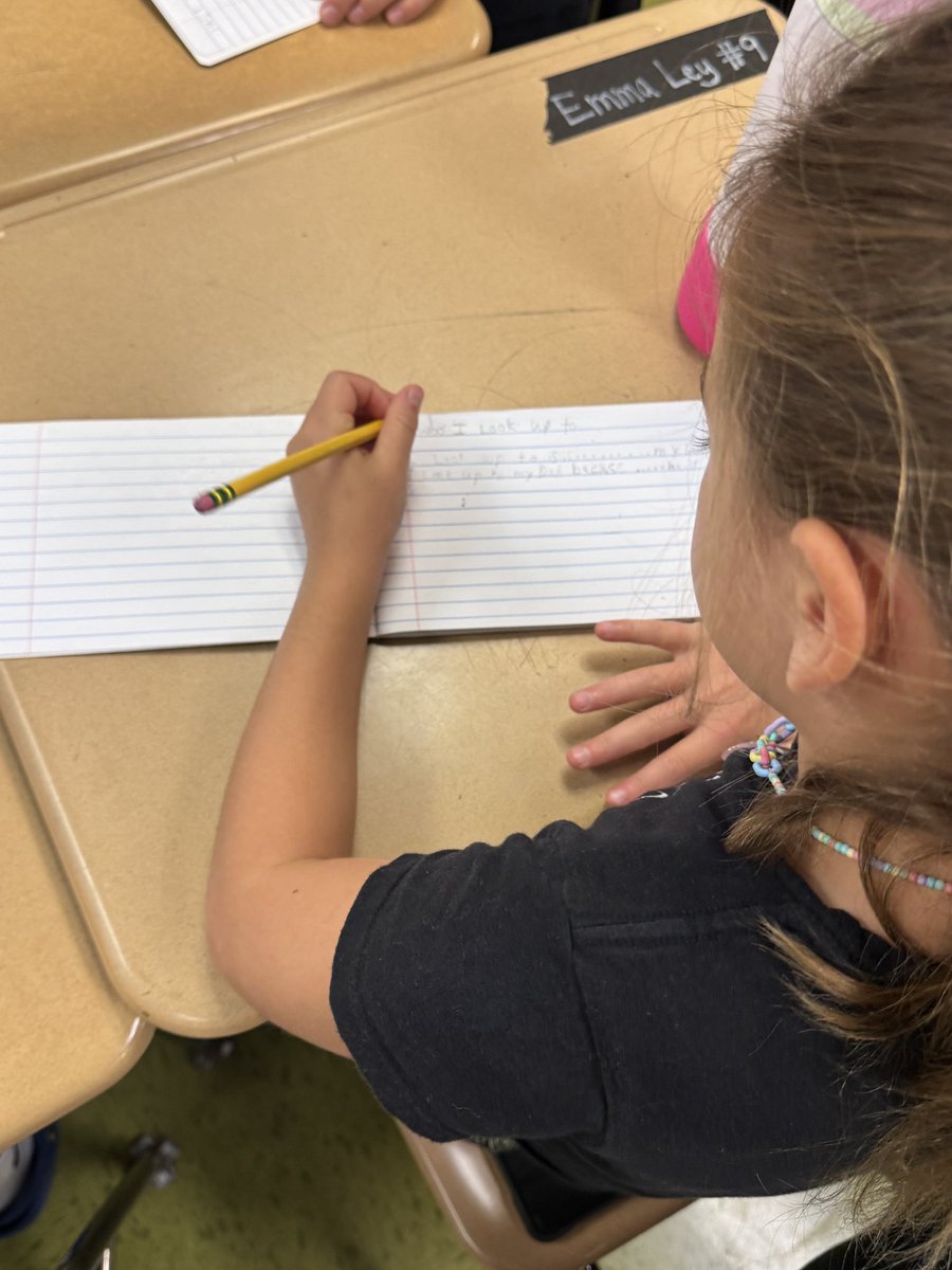 3MeghanBeard's tweet photo. Building our Writing Stamina this morning! #dg58pride #LEchoosedHAPPY @Schoolwide https://t.co/g1K8J33Y4M