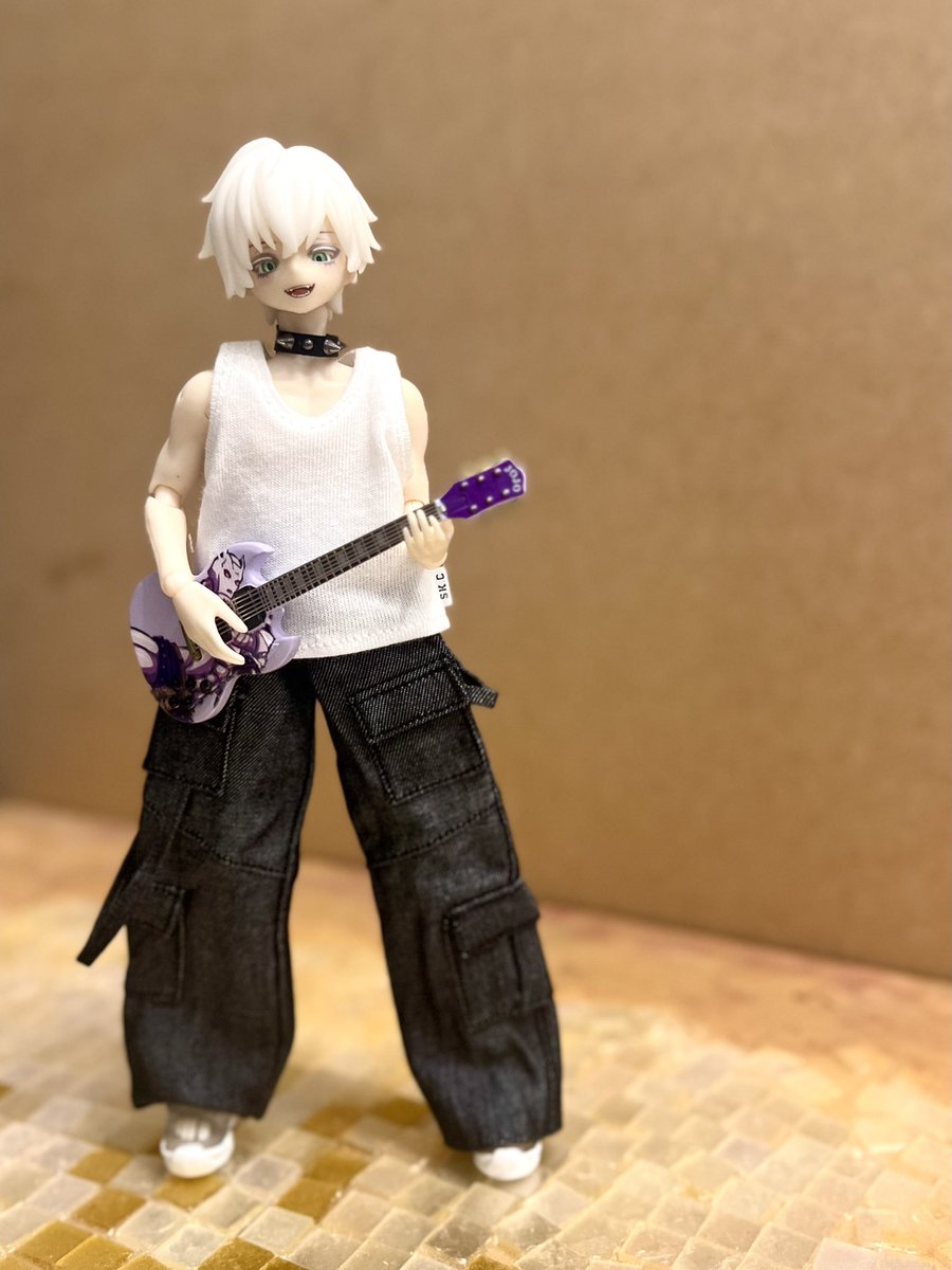 nizyu_7zi_'s tweet photo. うちのシチリア可愛いー！！！
体幹めっちゃ強い！！！

🪮@mito_doll22 
👁️@ToyboxMzgk 
👕@SKDollhouse 
👡リカガチャ
🎸jojoガチャ

#シチリアの追憶 https://t.co/XHgDIpSYfm