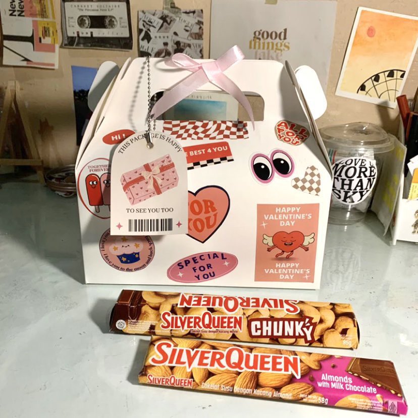 girlboss tweet media