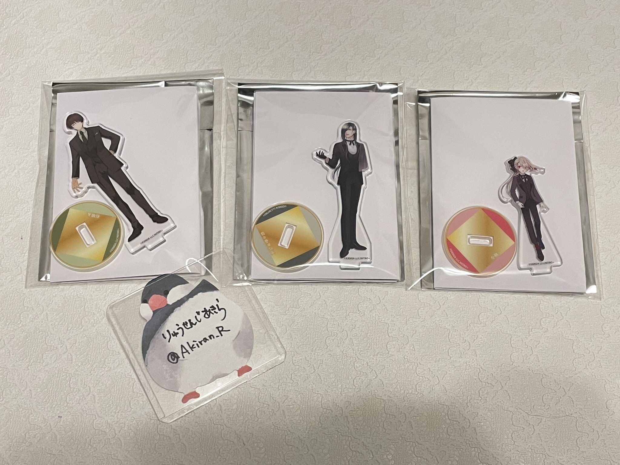 刀剣乱舞 大本丸博 祝装 マグネット アクスタ 缶バッジ へし切長谷部 3点 刀剣乱舞 大本丸博 祝装 アクリルスタンド へし切長谷部 セット
