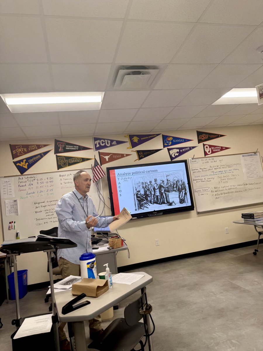Jasma_Hayes's tweet image. U.S. History teachers rehearsing strategies in PLC to guide students in analyzing images and primary sources from the Gilded Age—building critical thinking and historical connections. #ElevateEverything @mannydlc2 @MadisonTurnerC @NorthSideFWISD