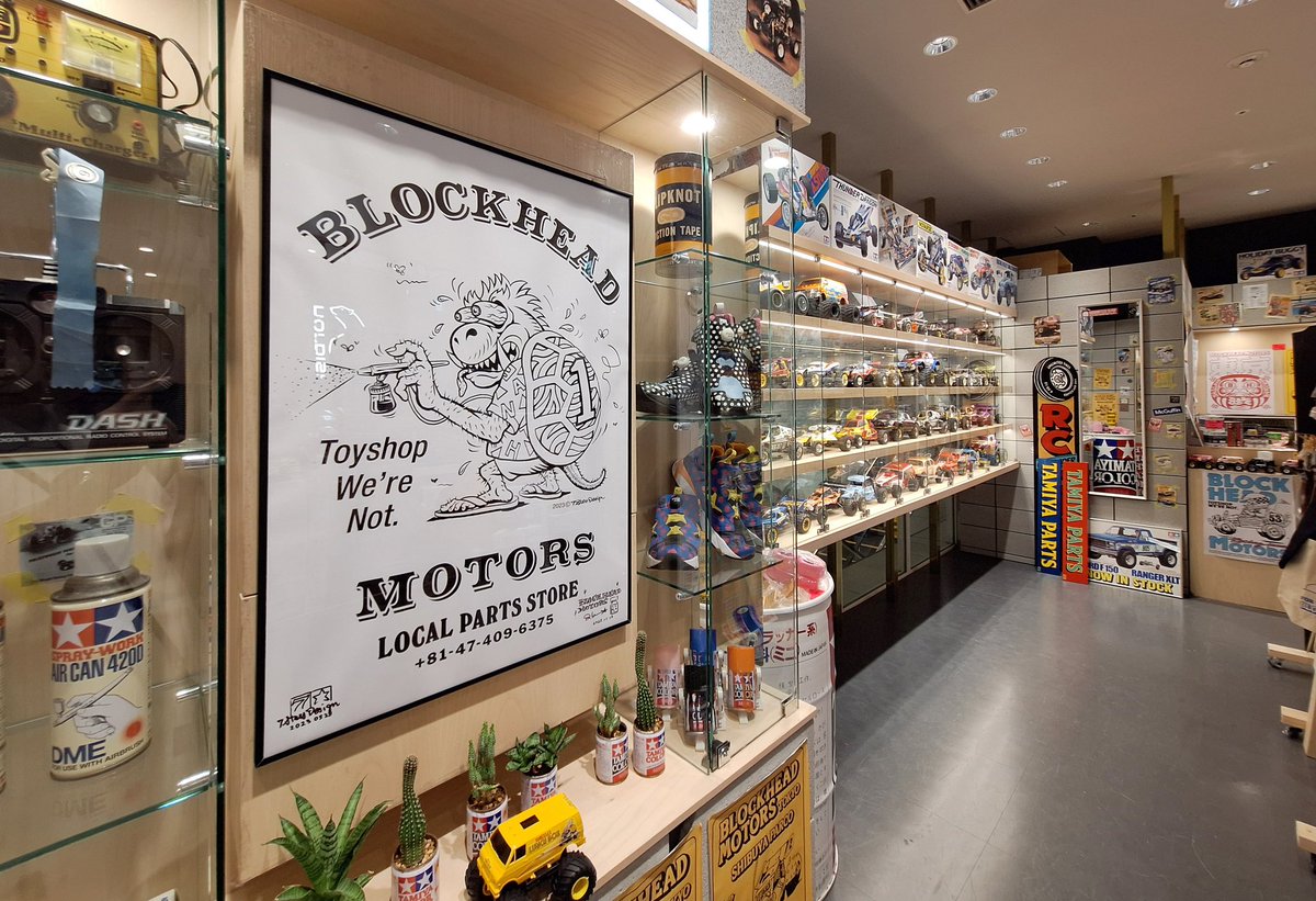 DeliciousGarage's tweet photo. BLOCKHEAD MOTORS TOKYOさんに行って来ました。笑顔でご丁寧に対応してくださりありがとうございました！RC カー好きにはたまらない最高の空間でした！
#タミヤ #ブロックヘッドモータース #tamiya #渋谷パルコ #shibuyaparco #mini4wd #パルコ #ワイルドワン #wildone #blockhead #blockheadmotors https://t.co/l8FYVKHQOJ
