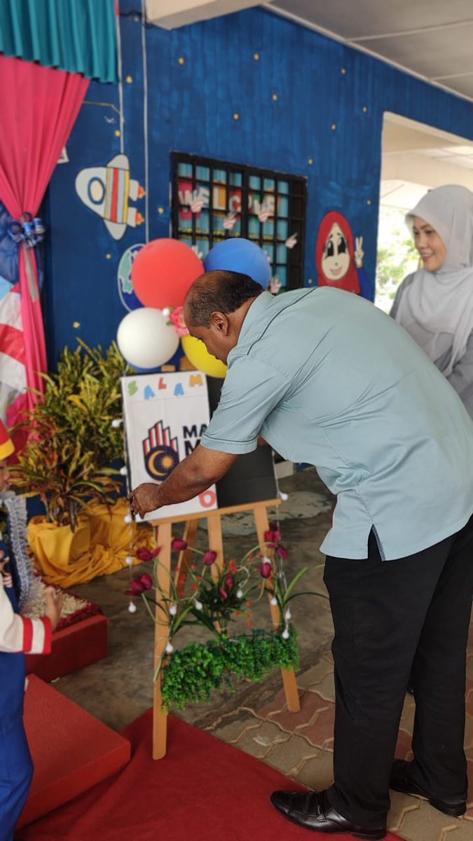 Saya Berbesar Hati Merasmikan Sambutan Hari Kemerdekaan Tabika KEMAS Dinamik Taman Sri Lambak. 

Tahniah Kepada Semua Guru, Ibu Bapa Dan Murid Yang Menjayakan Program Ini Dengan Penuh Semangat Patriotism.

Semoga Malaysia Terus Maju , Aman Dan  Harmoni.
#ybyaya