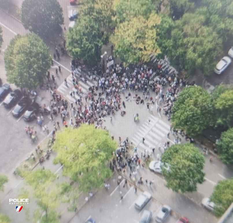 #10septembre l Hier, à Bourg-en-Bresse, la manifestation s'est déroulée dans le calme. Les effectifs de la Police nationale de l'Ain étaient mobilisés et en nombre afin d'assurer la sécurité de tous et le bon déroulement, sans débordement, de ces rassemblements.