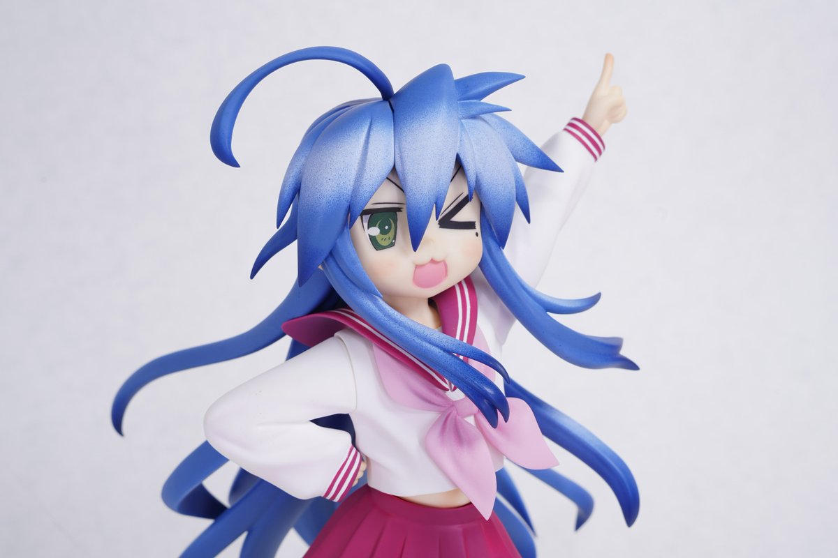 Yadonna芽咚様（<a href="/yadonna_ab/">Yadonna芽咚</a>）の「LUCKY!こなたちゃん！ 」完成しました！ 
今回は殆ど全て調色で塗装を行いました
初挑戦でしたが狙った色味を再現できるようがんばっちゃやっちゃっちゃでした 
パーツ数、マスキング難易度も易しく、複製も綺麗なとても作り易いキットでした🙏
#らきすた #泉こなた