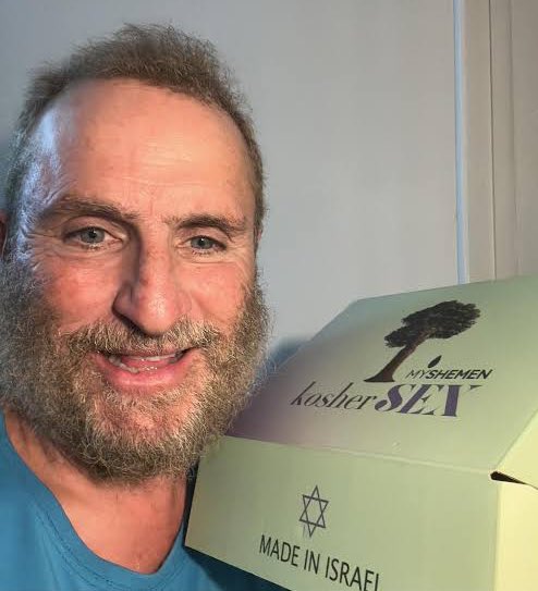 propvstruth's tweet photo. Guys I’m not lying - this creepy Rabbi sells “kosher” butt plugs and dildos … with his daughter. https://t.co/6O6KVliTjh