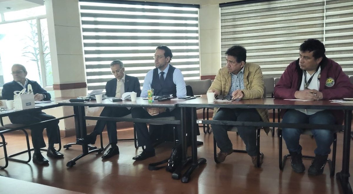 La CGT democratica e independiente, representada por su Secretario General <a href="/BurchardtMeloFA/">Francisco Burchardt Melo</a> presente en el coloquio de DIÁLOGO PASTORAL, SOCIAL y SINDICAL. En el marco de la XXXVIII #SemanaPorLaPaz
 #PazConJusticiaSocial #pastoraldelostrabajadores <a href="/RevistaSemana/">Revista Semana</a> <a href="/JorgeDiezCGT/">Jorge Ivan Diez Velez</a>