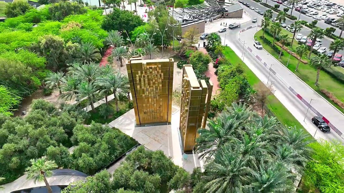 نصب الدستور الكويتي 
- حديقة الشهيد 🇰🇼 ♥️