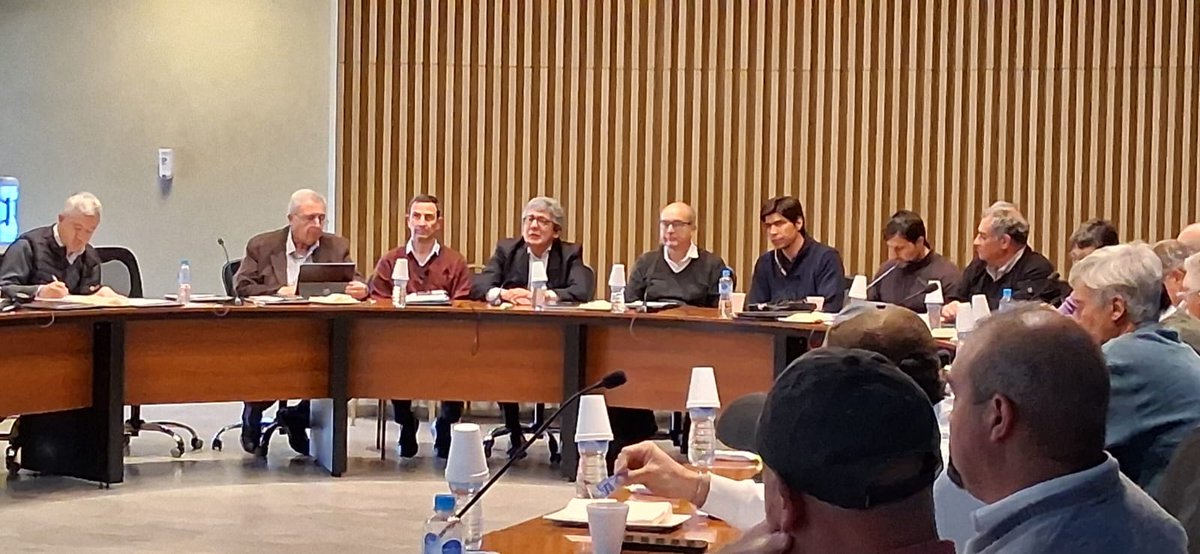 🚨 <a href="/ProduccionMza/">Producción Mendoza</a>  presentó el programa de erradicación contra la lobesia botrana 🍇🐛

👉Se destacó el esfuerzo y compromiso de la provincia al destinar importantes recursos que permitirán implementar un plan de erradicación a tres años con miras a garantizar rendimientos y