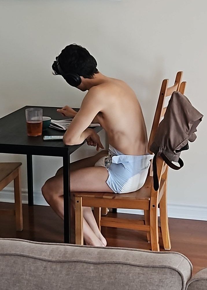 dlhockeyboy's tweet photo. He'd never even heard of ABDL before he met me. 

Now he's eating breakfast like this. 😈 https://t.co/YRimhuvvz2