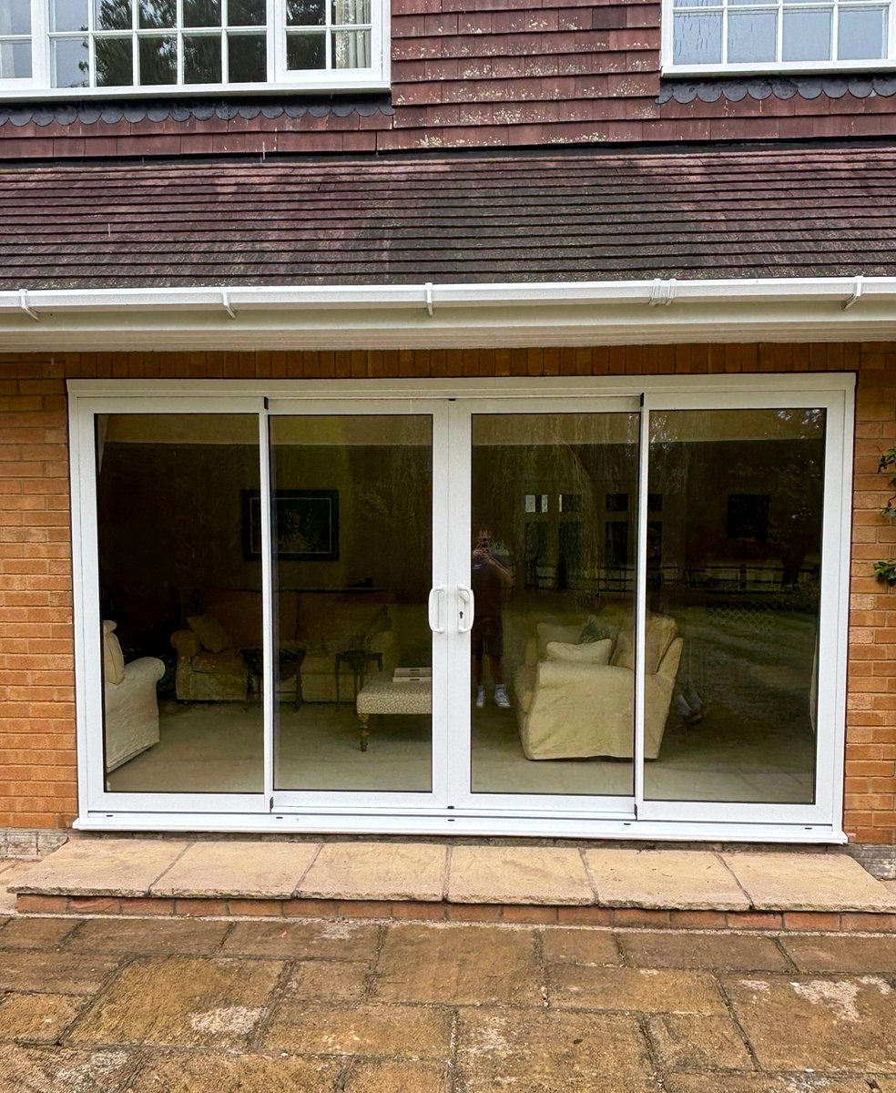 New White Aluminium Sliders we have installed for a domestic customer in Lincolnshire. 😄

Contact us on:
☎️ 01472 347360
📧 sales@newglazewindows.com