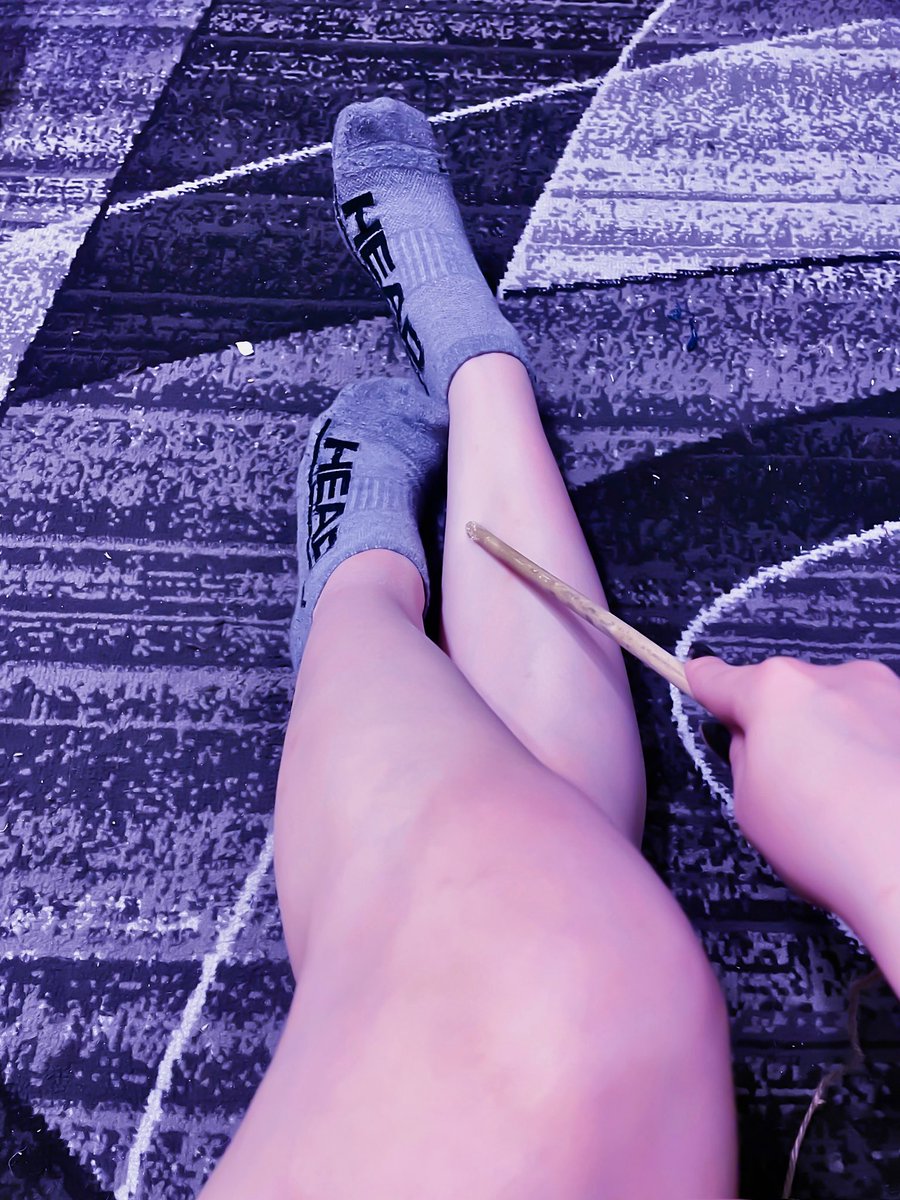 A1tGoddess's tweet photo. Ile dałbyś abym cię zdzieliła takim kijem? Błagałbyś o więcej? 

Femdom Findom Goddess 
@rtfeetslave1 @FootParadiseRT @PolishFindomFan @FindomPolish @rt_feet @RT_PROMOTION_ https://t.co/bthUCR7T1m