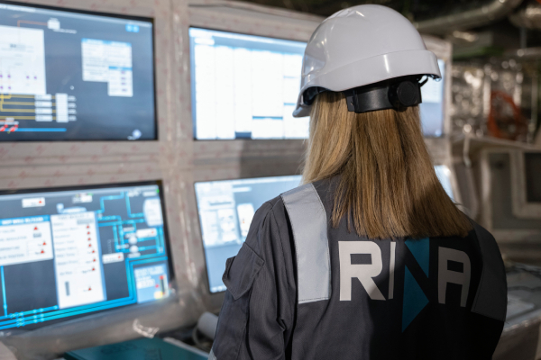 OE_greenmarine's tweet photo. KOMAC’s LNG-fueled hydrogen-ready LCO2 carrier gets RINA’s nod of approval
https://t.co/cvwZyj7RQK
#maritime #shipbuilding #LNGpowered #hydrogenready #LCO2carrier #hydrogen #LNG #cleanfuels https://t.co/uUndwm8JsC