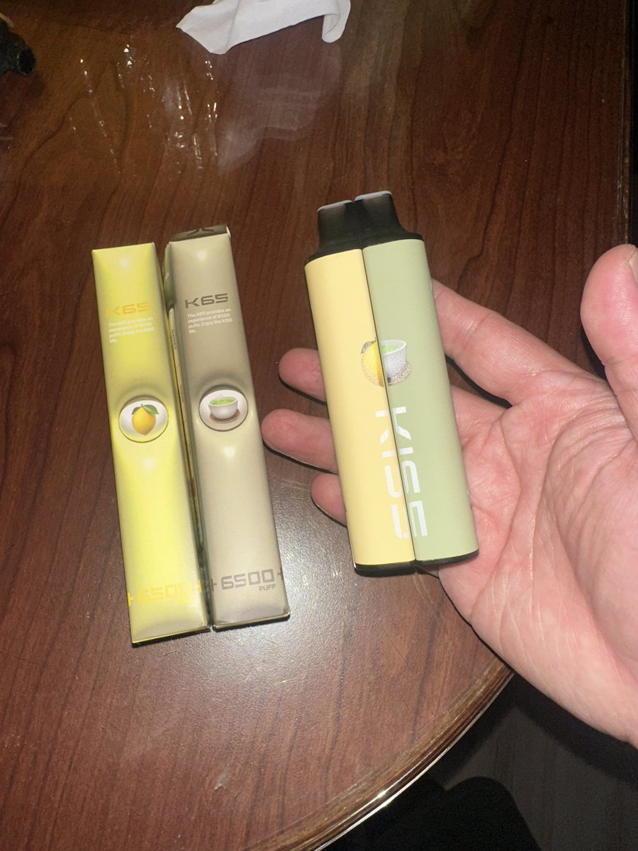 現在的電子煙真是五花八門
#挺可愛