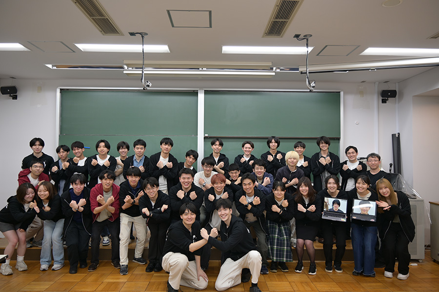UtokyoP's tweet photo. 精密Lab.が五月祭総選挙にて総合2位（学術部門1位）を獲得しました
https://t.co/IXlcl4A8zO https://t.co/nIFIQToQfg