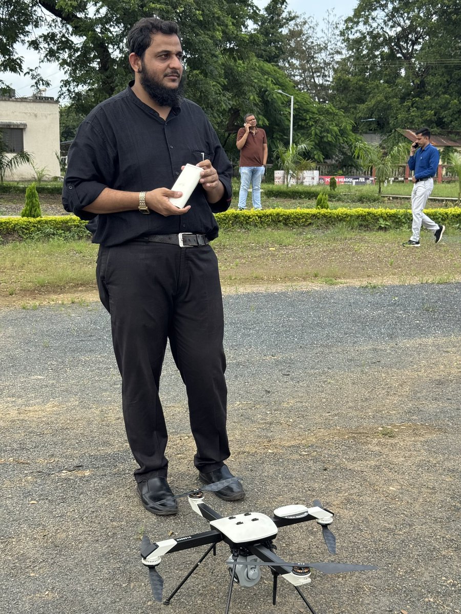 MultaniSharukh's tweet image. 🚁 Dedicated Session on Drone-Based Camera System for Operators &amp;amp; Co-Operators
📅 09/09/2025 | 
📍 Vyara HQ
Hands-on learning in drone operation, control &amp;amp; real-time flying.
#DroneTraining #DroneTechnology #Innovation #FutureTech #ITExpert