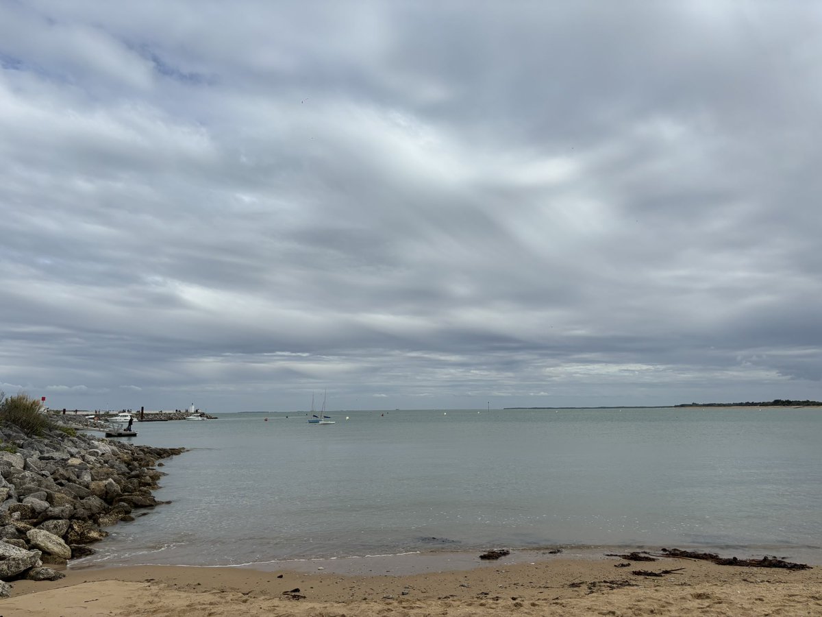 Enfin arrivé à destination 🥰
Petite semaine de vacances sur l’île d’Oleron 🤩
#vacances #bonheur #voyage #IleDOleron #Bateau #france #restaurant #plage