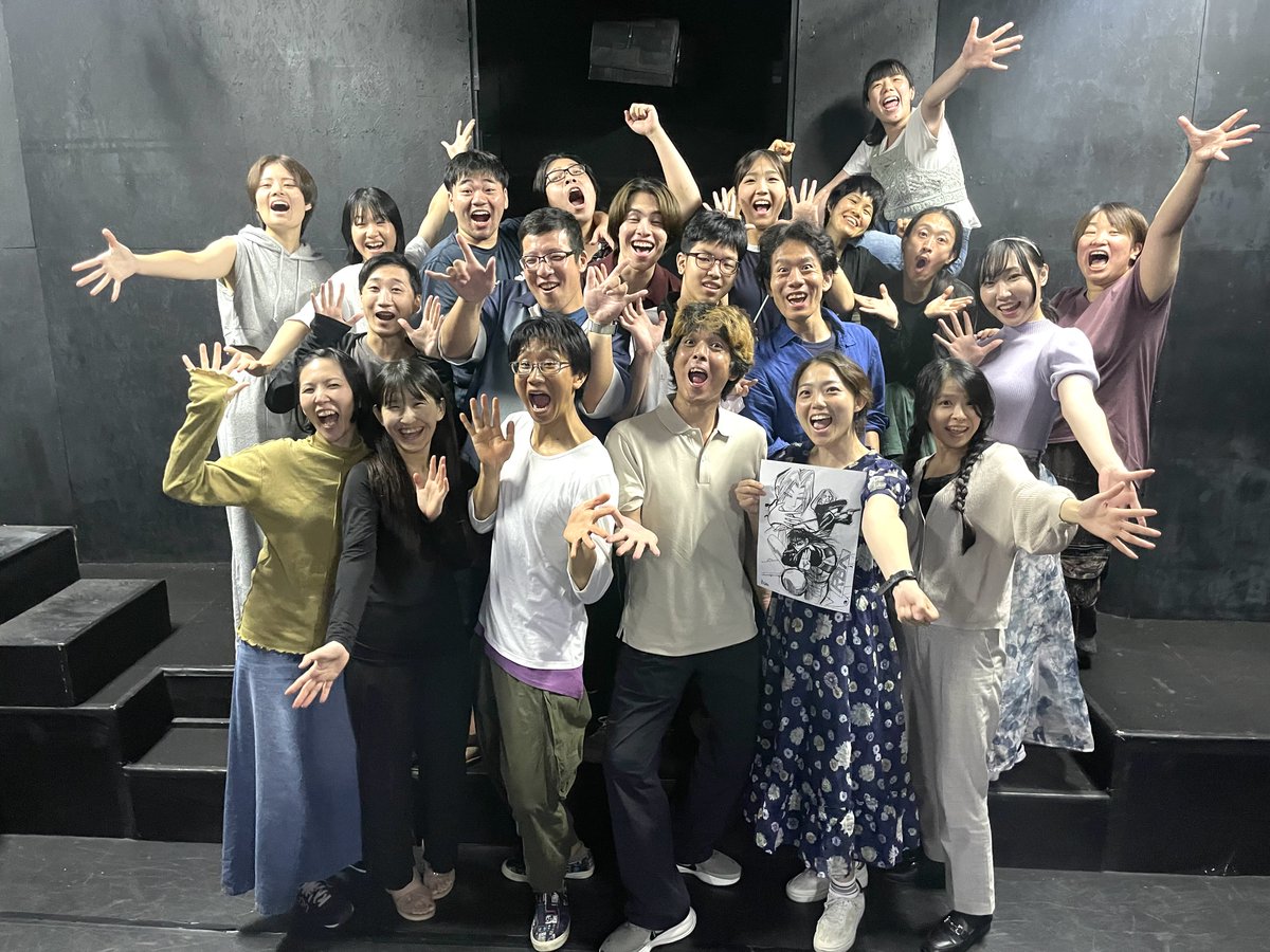 第14巻顔合わせでした！🎪
藤田和日郎先生から素敵なイラストとメッセージもいただきました✨️
ありがとうございます！！

第14巻は11/14(金)～11/17(月)

👀最新情報はHPをご確認ください
karakuriom.wixsite.com/karakuriom

🤡第1巻～第3巻🤡
期間限定 公開中！
karakuriom.wixsite.com/karakuriom/con…

#からくりOM