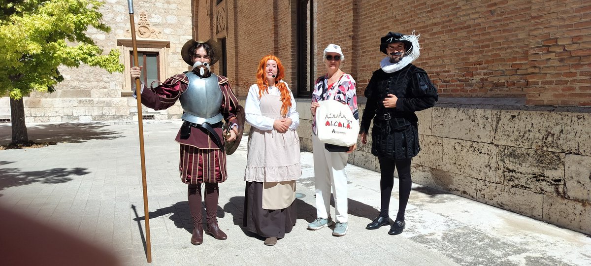Ha sido muy interesante la experiencia vivida en el acto inaugural con <a href="/AytoAlcalaH/">Ayuntamiento de Alcalá de Henares</a> <a href="/Renfe/">Renfe</a> <a href="/UAHes/">Universidad Alcalá</a> <a href="/TurismoAlcala/">Turismo Alcalá</a>  del #TrenDeCervantes que comenzara el 20 de septiembre. Con viaje y visita teatralizada a la ciudad de #AlcalaDeHenares  #Escribimoslovivido