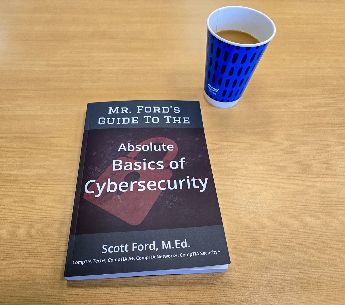 mrfordsclass's tweet image. Cybersecurity made simple.
My new book is already a bestseller!
💥 #1 New Release in Security Certifications
🧠 Perfect for beginners

Get it here ➡️ a.co/d/hoOaSho 

#Cybersecurity #TechBooks #CyberSafe #CyberSecurityBasics #LearnCyber #TechEducation #ITTraining