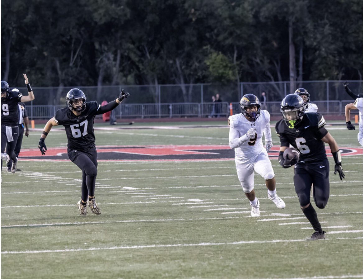 MittyHSfootball's tweet photo. π¦ π GAME DAY π π¦
The Monarchs end the non-league slate with a Thursday night road game against the Menlo-Atherton Bears
π Menlo-Atherton
π Menlo-Atherton HS
β° JV 4:00/Varsity 7:00
ποΈ via GoFan
πΊ via NFHS Network
Jersey: β«οΈβͺοΈβ«οΈβͺοΈ
#GrittyMitty
#hsfb #monarchs #cifccs https://t.co/lQ7HL7fYtt