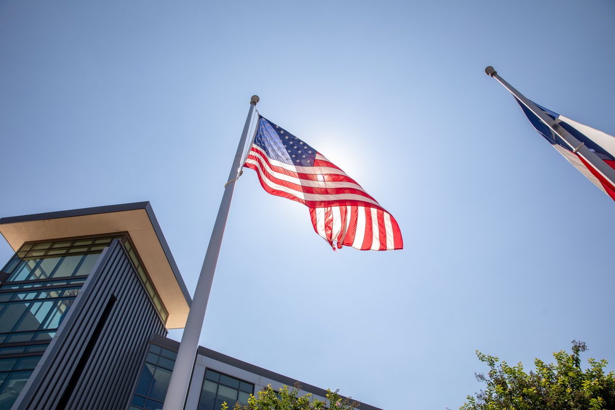 Today we pause in memory of the lives lost and the bravery shown on September 11, 2001. May we always remember their sacrifice and strength. 🇺🇸