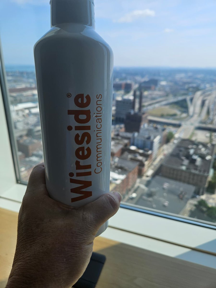 WiresideCom's tweet image. 💧 August was all about hydration! We challenged our team to drink 64oz of water every day—and the results were refreshing. From boosting energy to building healthy habits, it was a simple challenge with a big impact. 
 
#HydrationChallenge #HealthyHabits #WellnessAtWork…