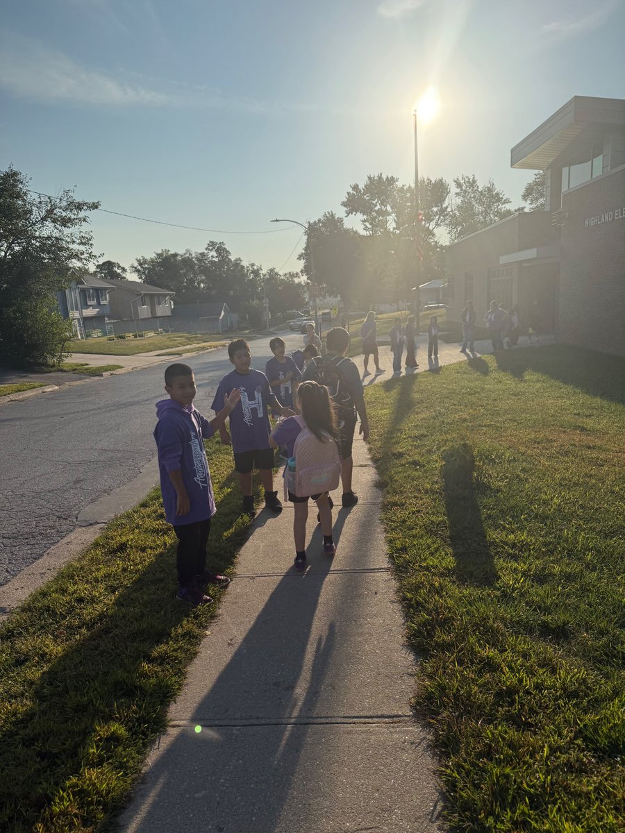 Highland Elementary School tweet media