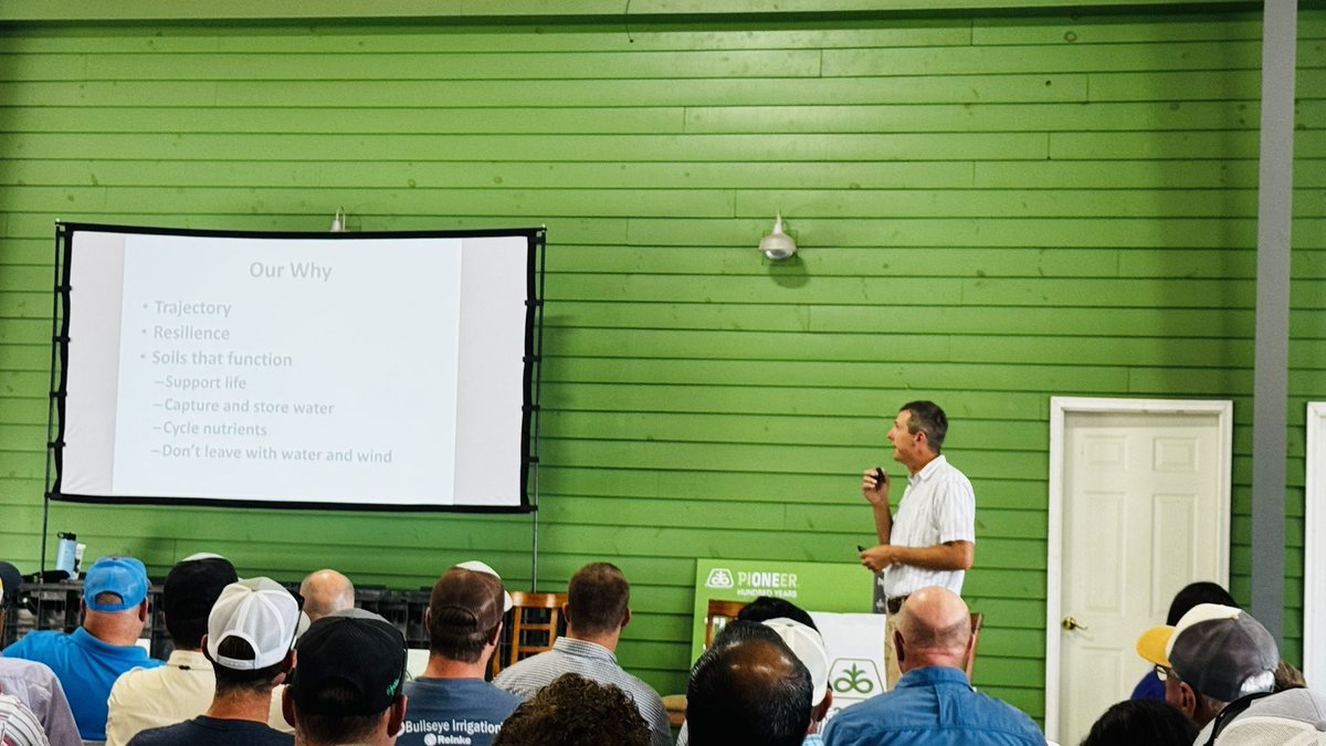 smicrobial_ksu's tweet photo. Happening now!
The first K-state Regenerative Agriculture Field Day!
We will be talking all about cover crops at the Knopf Farms🍀🌿🌱
#SoilHealth #agronomy #RegAg https://t.co/iFubgRJ8F6