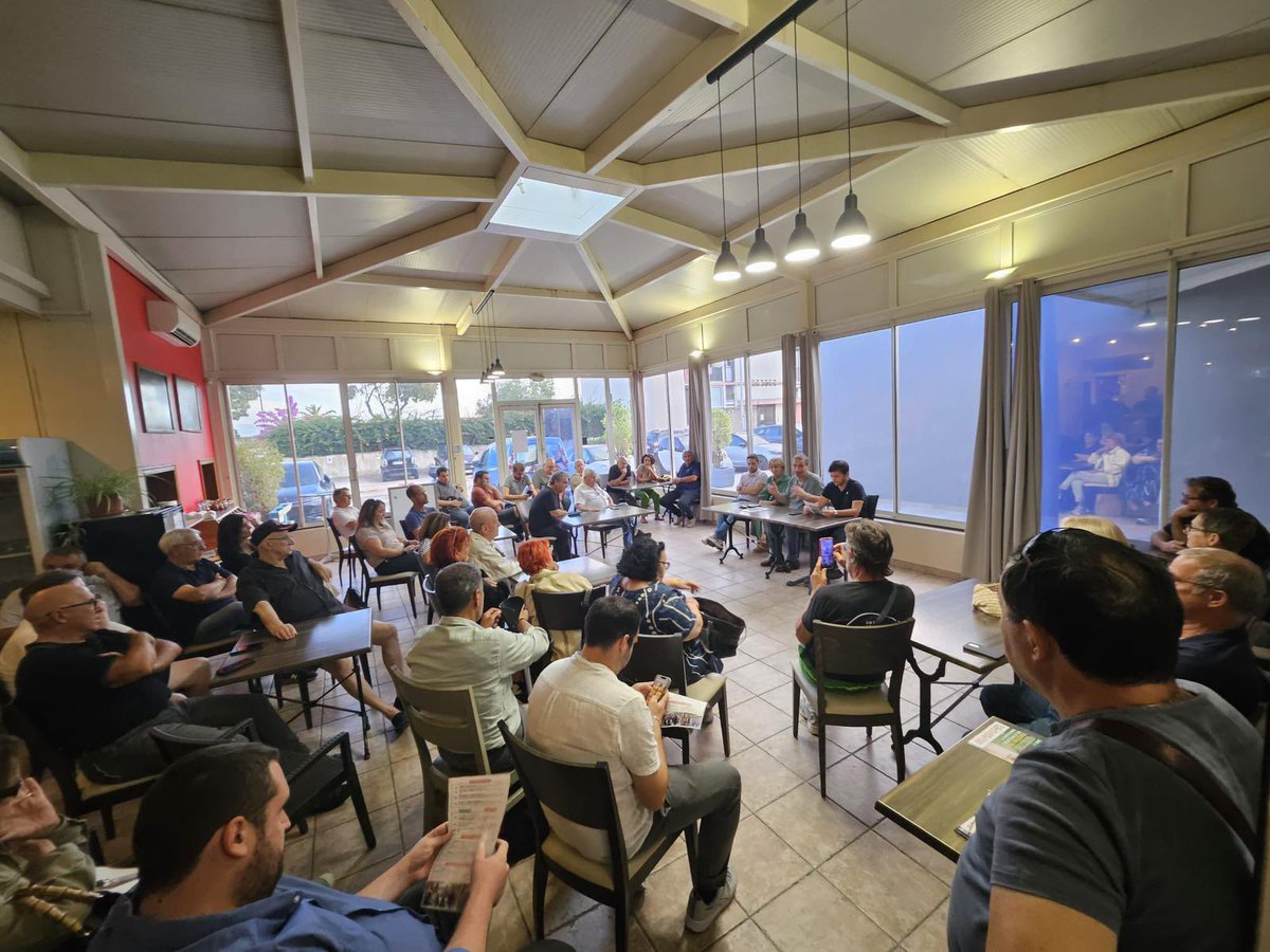 pacolombani's tweet image. Hier soir, aux Salines à Aiacciu, nous avons tenu une réunion publique. 

Merci à toutes celles et ceux qui sont venus échanger avec nous autour de mon bilan depuis Juillet 2024 : un CHU pour la Corse, la lutte contre la mortalité infantile ou encore la régulation du prix des…