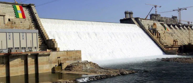 #RDC – #Éthiopie : Deux barrages, deux pays, deux visions, deux résultats.
#INGAIII 4.500MW(coût: 14Mrd$) - #GERD 5.000MW(coût: 4,8Mrd$)

➡️ L’Éthiopie, sans ressources minières, a su illuminer son peuple.  En 2025, le Grand Barrage de la Renaissance (GERD), entièrement financé