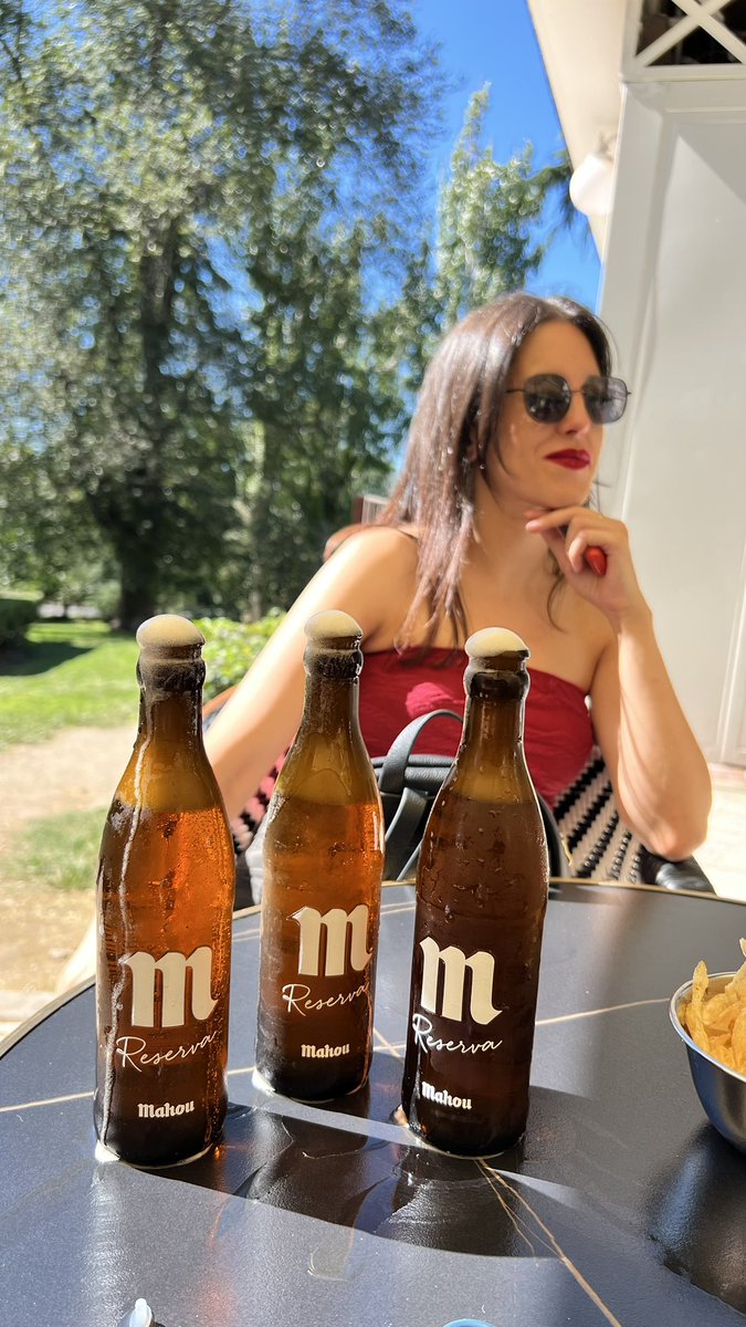 Aprovechando mi primer día libre en Madrid para ver monumentos <a href="/carol_alonso_m/">Carol A.</a> 

Y también he visto a <a href="/RobertDeglane/">Roberto Deglané</a> de paso 😂😂