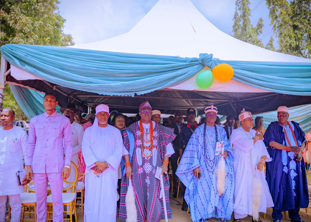 OndoStateOnline's tweet image. Gov. @LuckyAiyedatiwa has restated his commitment to making Akure a befitting state capital that rivals any in Nigeria.

He flagged off a 32-unit Exco housing project in Alagbaka as part of ongoing urban renewal. #OndoState #Akure #OurEase #OndoisLucky