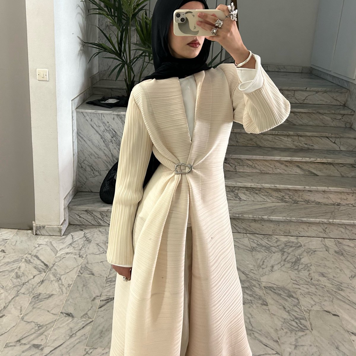 The dress :                                         The outfit :