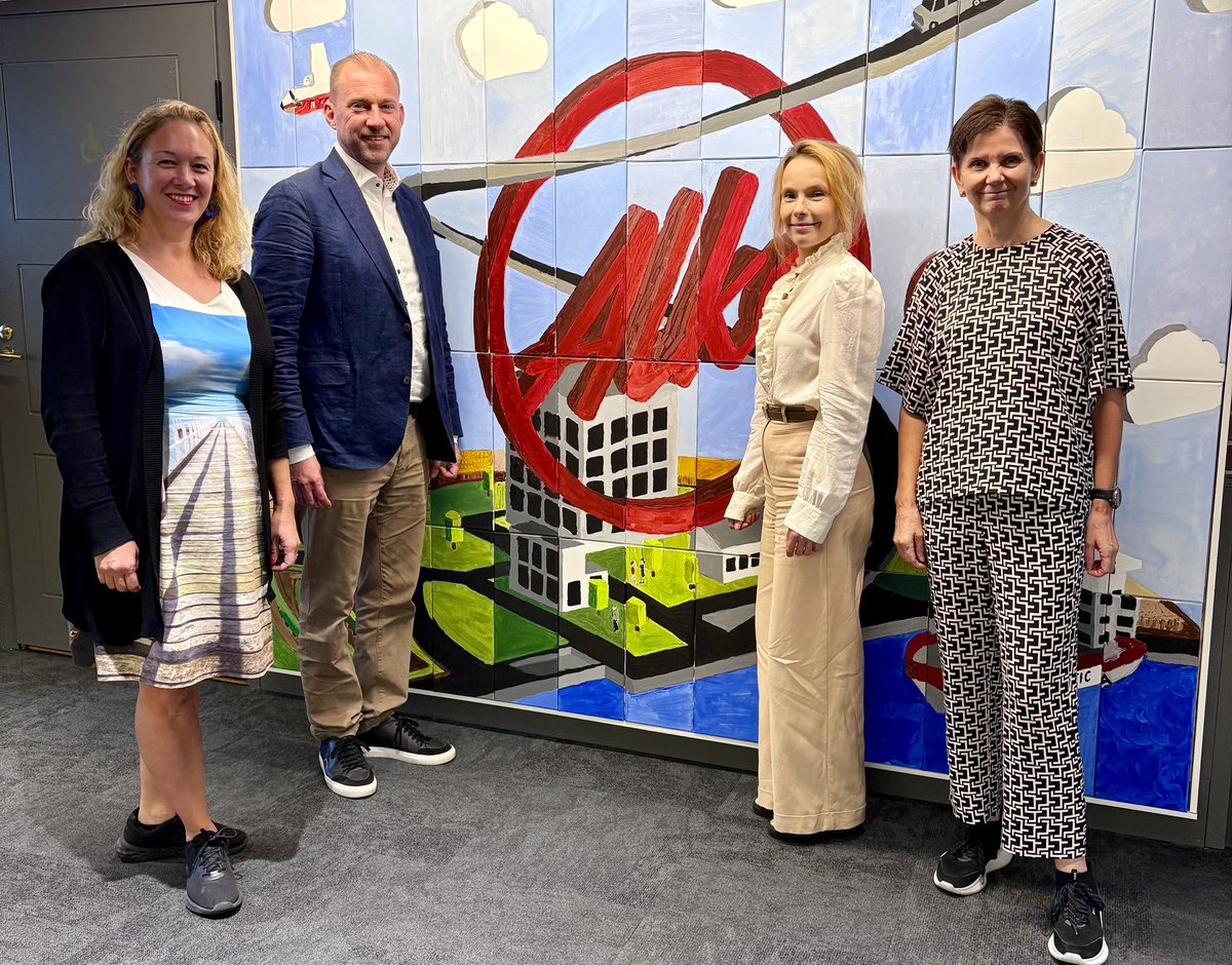 Keskustelua kasvusta ja vastuullisuudesta tänään <a href="/Alko_Oy/">Alko Oy</a>.

Kiitos, kun pääsimme vieraaksenne <a href="/A_Westermarck/">Anton Westermarck</a> ja <a href="/MarittaIA/">Maritta Iso-Aho</a>!

#KasvunReStart
<a href="/Elinkeinoelama/">EK</a>